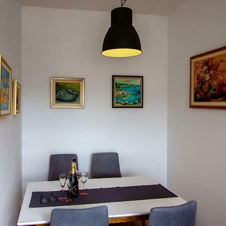 Appartamento Apartman Colosseum Pola Esterno foto